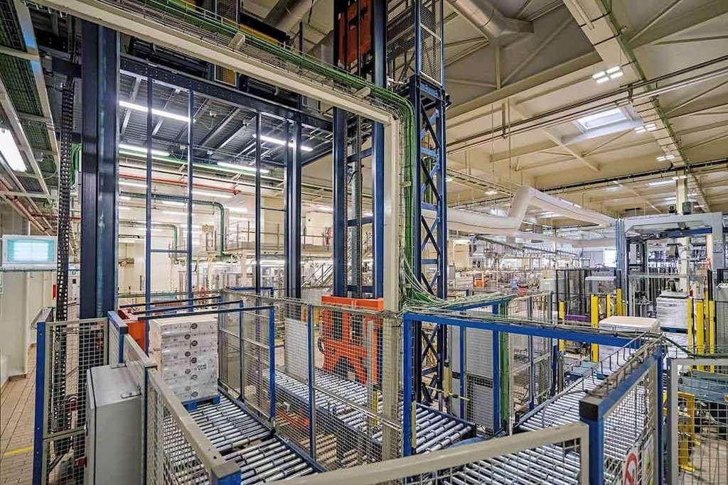 L’automatisation des processus logistiques réduit les délais de livraison. L’automatisation des processus logistiques réduit les délais de livraison.