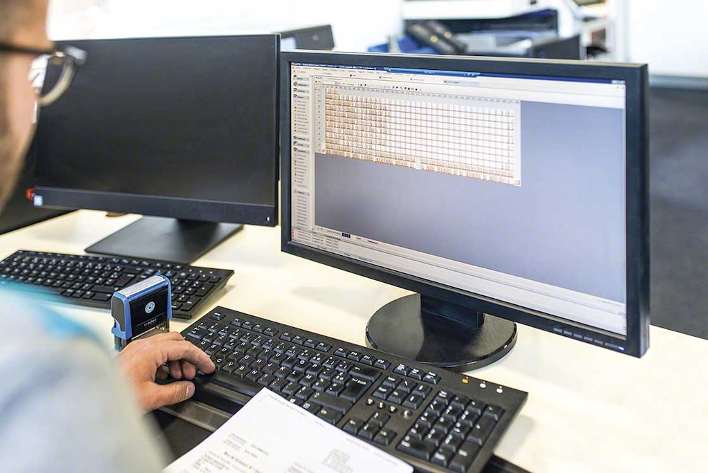L'intégration de l'ERP et du WMS est nécessaire pour que les données de stock soient à jour L'intégration de l'ERP et du WMS est nécessaire pour que les données de stock soient à jour
