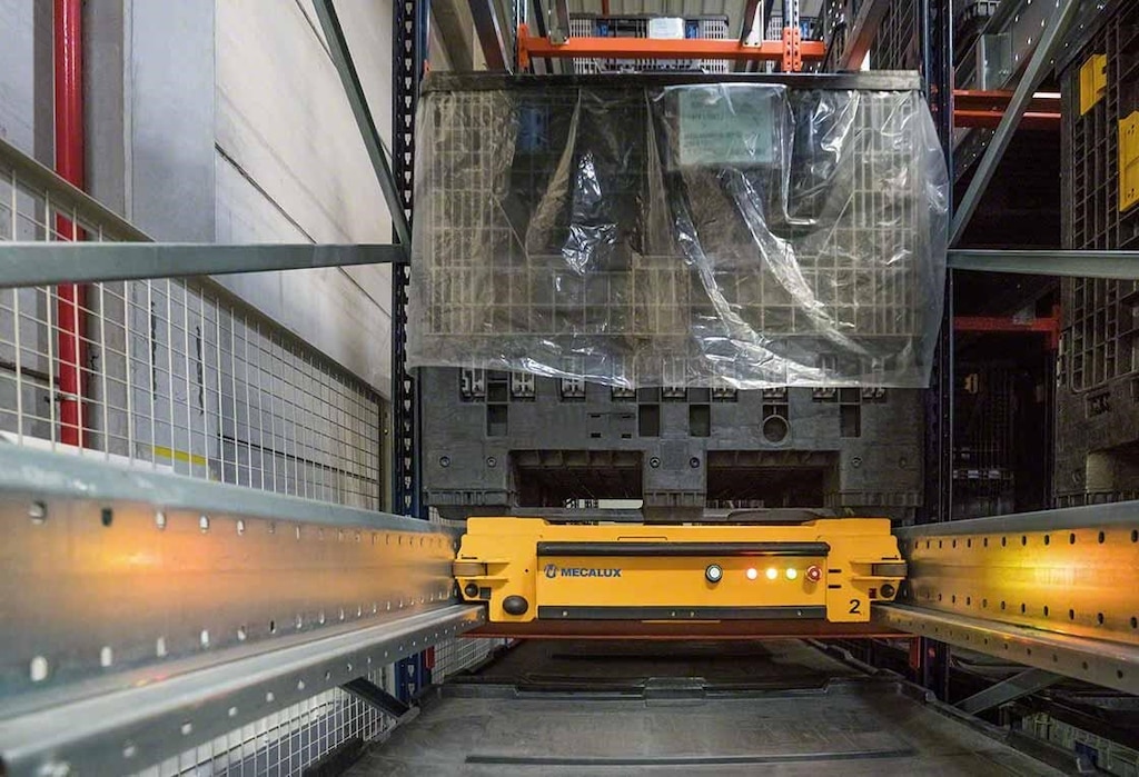 Grâce à la précision des solutions de stockage automatisé, les risques logistiques tels que les chocs et les collisions sont évités. Grâce à la précision des solutions de stockage automatisé, les risques logistiques tels que les chocs et les collisions sont évités.