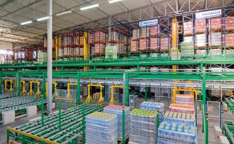 Un entrepôt automatisé haute performance pour l’un des fabricants polonais sur le marché des boissons Un entrepôt automatisé haute performance pour l’un des fabricants polonais sur le marché des boissons