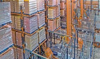 Transstockeur tridirectionnel automatique Transstockeur tridirectionnel automatique