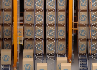 Entrepôt automatisé pour le yaourt artisanal d'El Pastoret de la Segarra Entrepôt automatisé pour le yaourt artisanal d'El Pastoret de la Segarra