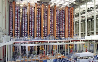 Porcelanosa Grupo : Extension stratégique du magasin de Venis contenant 95 000 palettes Porcelanosa Grupo : Extension stratégique du magasin de Venis contenant 95 000 palettes